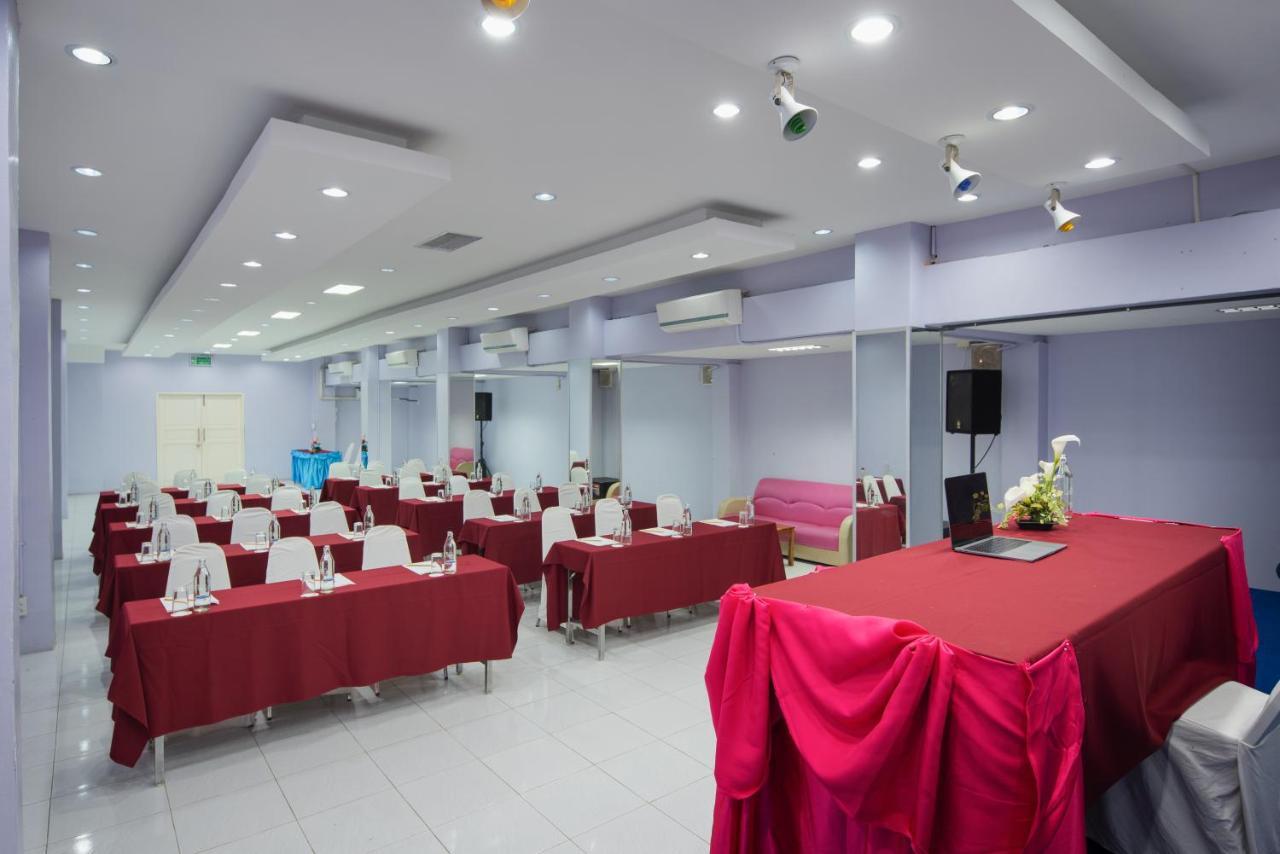 Eco Inn Lite Убон Ратчатани Екстериор снимка
